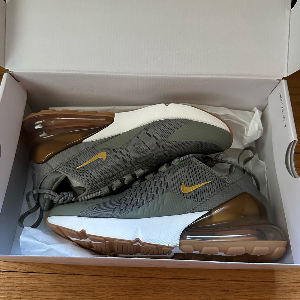 Nike Air Max 270 in Olive and Gold size 7
